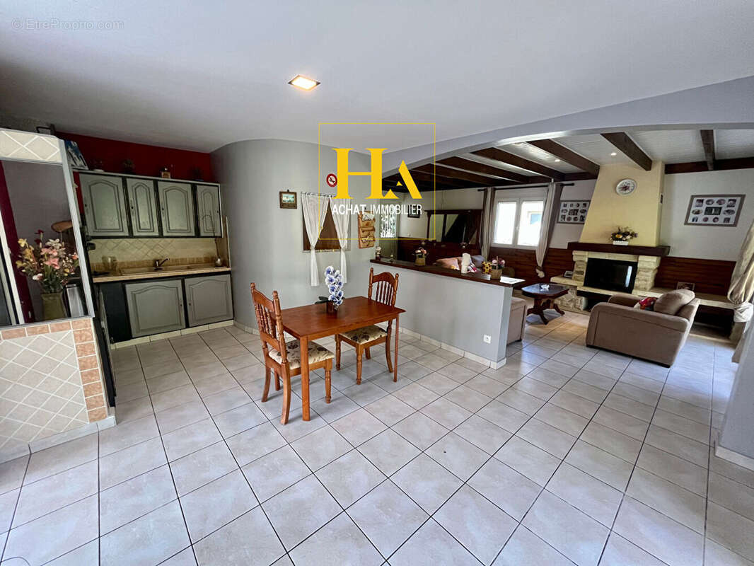 Maison Saint Joseph - Plaine des grègues  8 pièces 232.8 m2 - photo 5