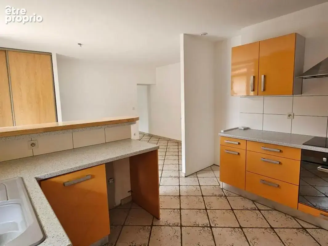 Maison 176 m² habitables - jardin - cour - grange  CHAURIAT (63) - photo 23