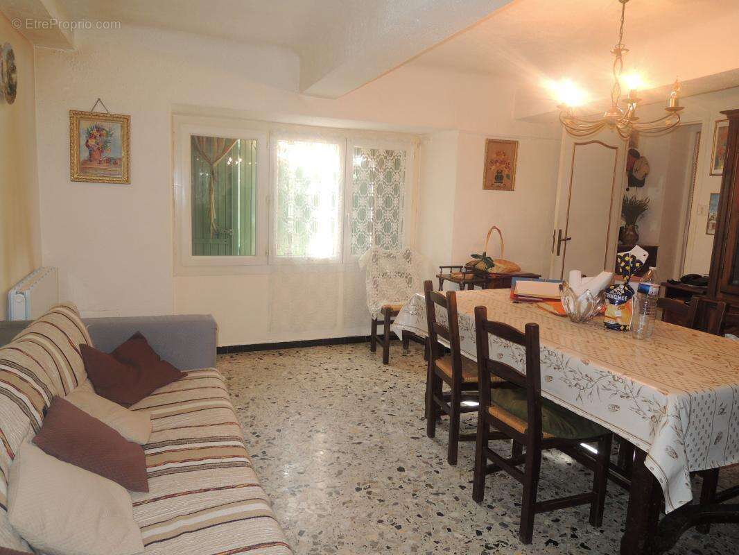 Maison à VINON-SUR-VERDON