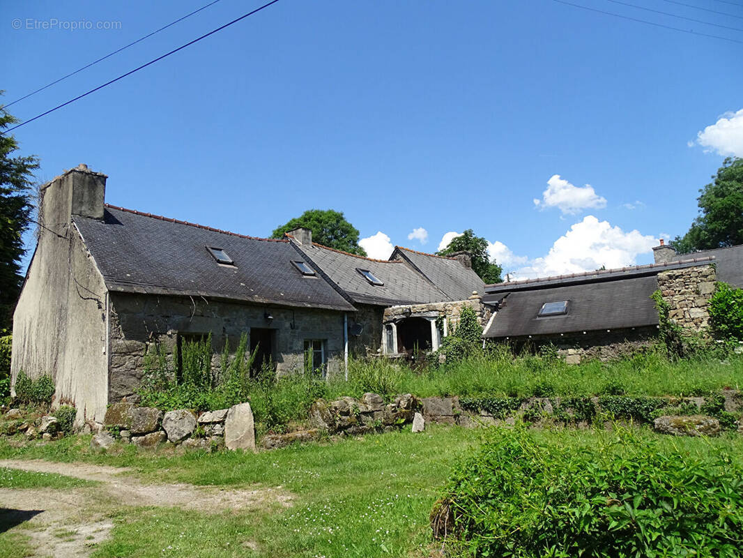 Maison à SAINT-NICOLAS-DU-PELEM