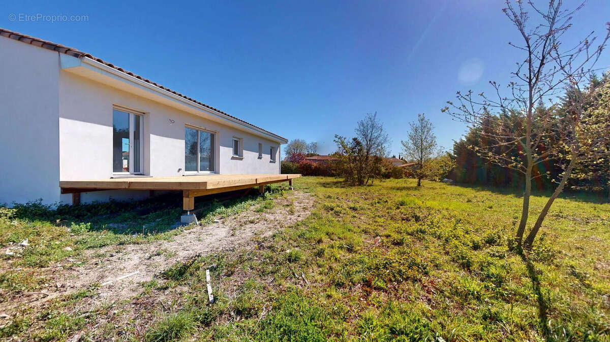 Maison à BRUGAIROLLES
