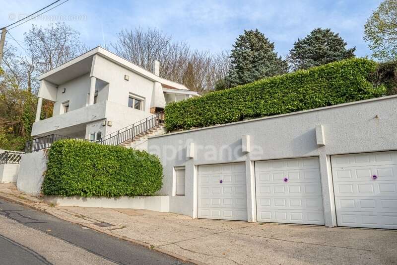 Maison à RILLIEUX-LA-PAPE