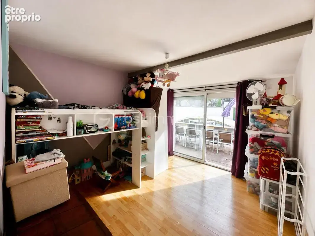 Maison de plain-pied avec piscine et terrain de 1 039 m² – Gastins - photo 11