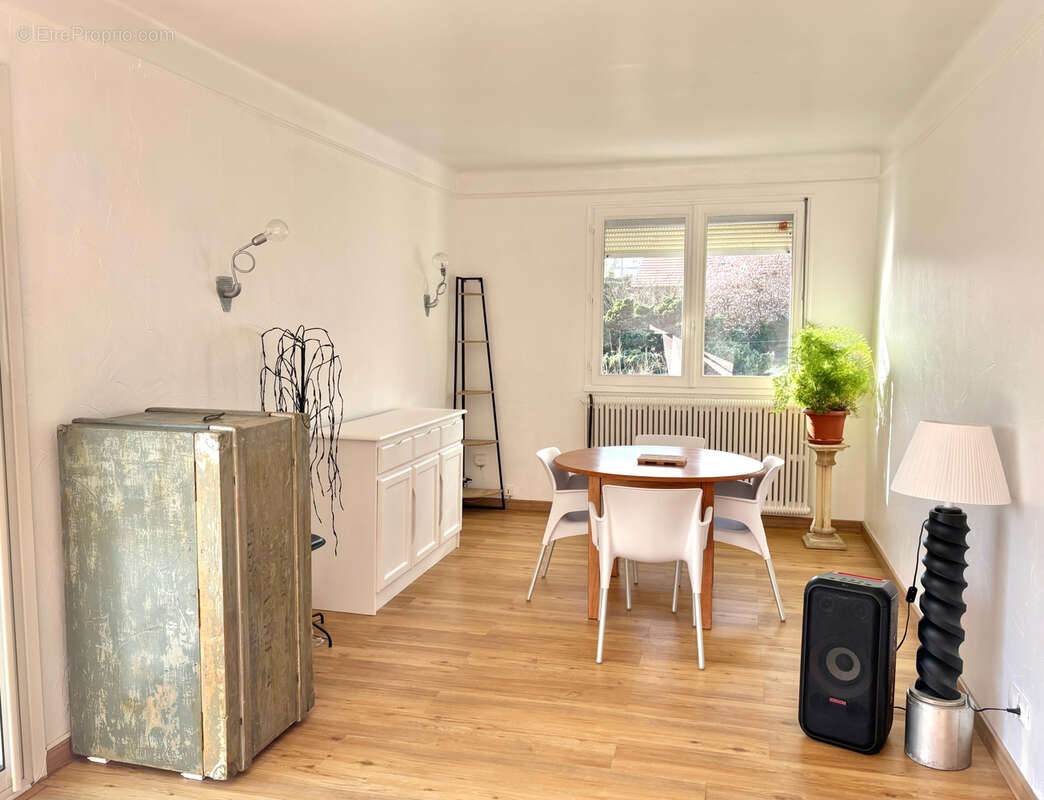 Maison à LAY-SAINT-CHRISTOPHE