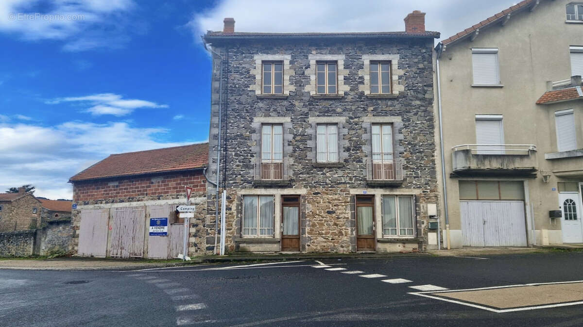 Maison à PAULHAGUET