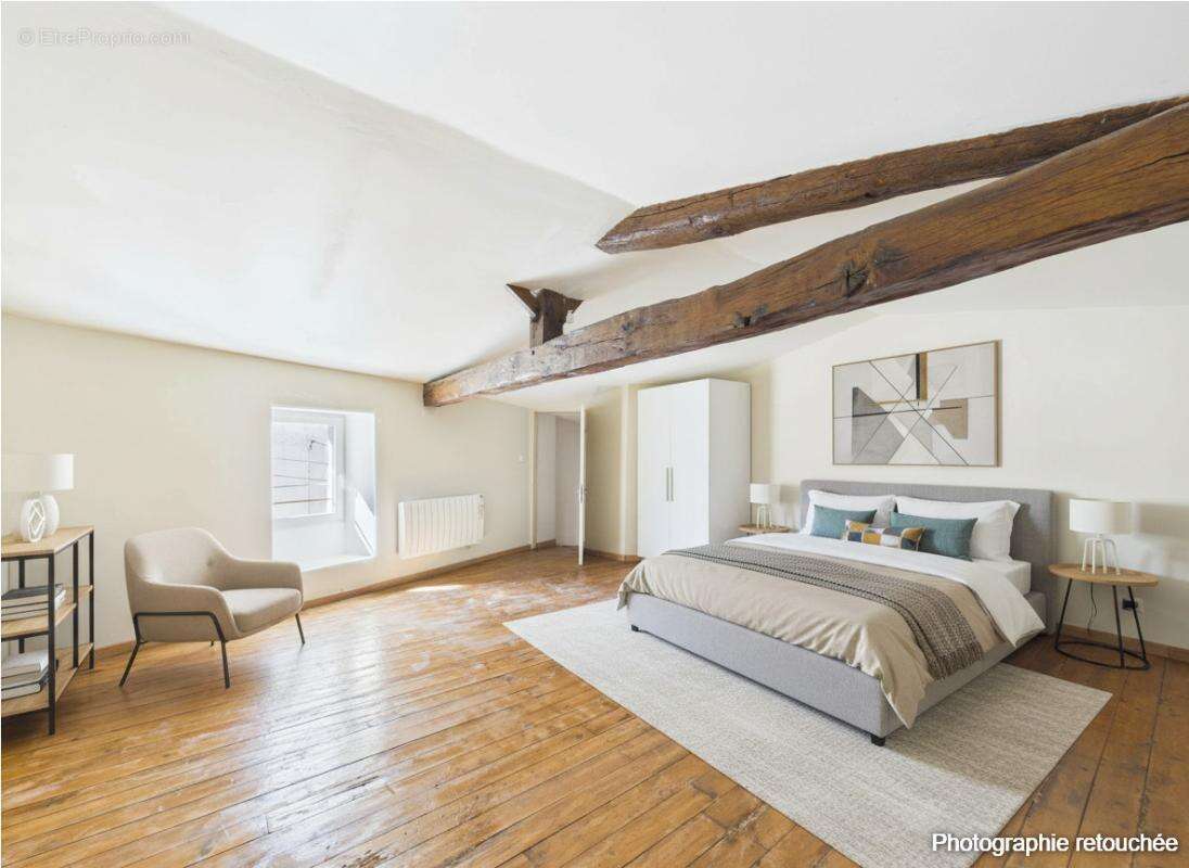 Maison de 165 m 2  à Mirebeau , 4 chambres, cour, garage, caves - photo 7