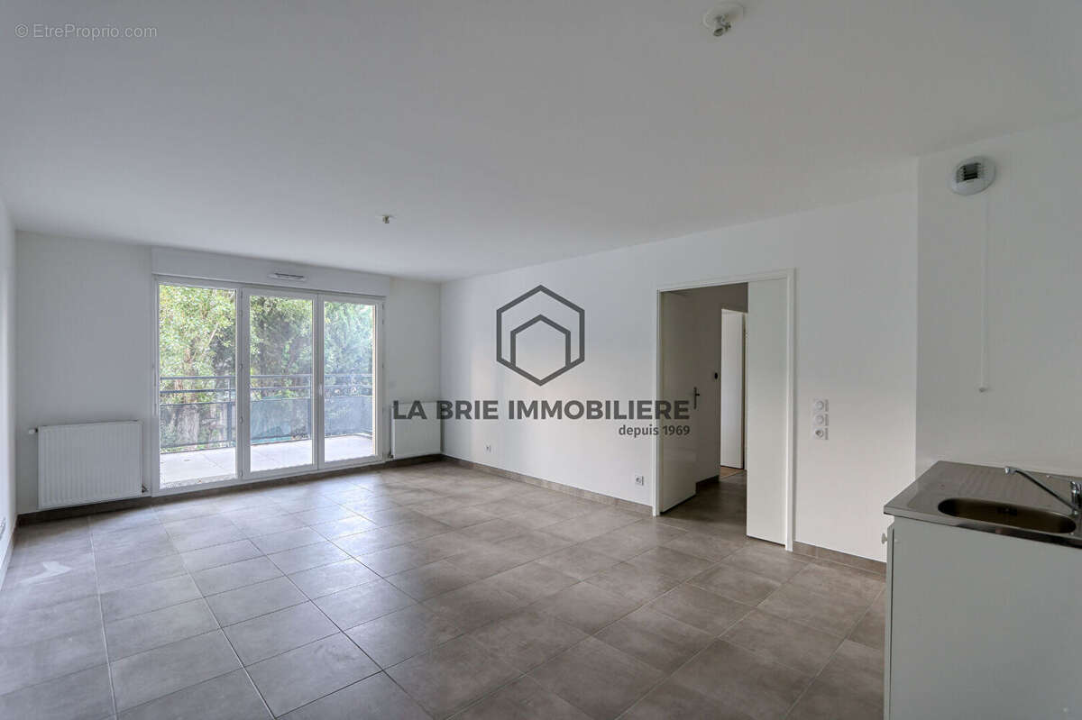 Appartement à PONTAULT-COMBAULT