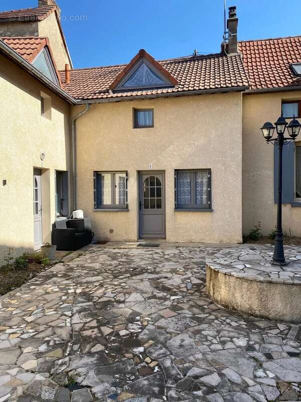 Appartement à BRIENON-SUR-ARMANCON