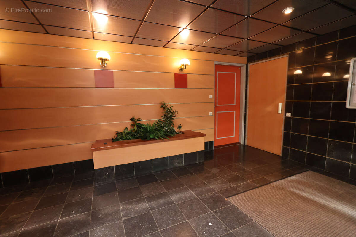 LAXOU , Au Calme Bel appartement F1 entièrement meublé de 27 m2 avec Terrasses et box de stationnement - photo 10