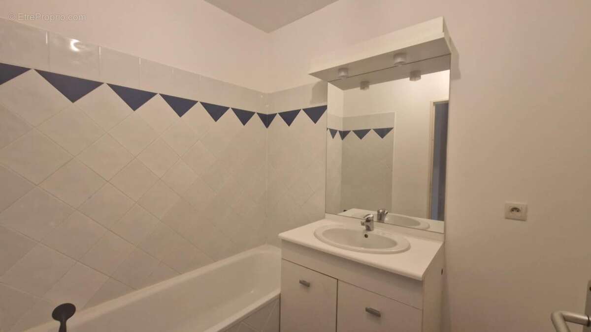 Appartement à MEZE