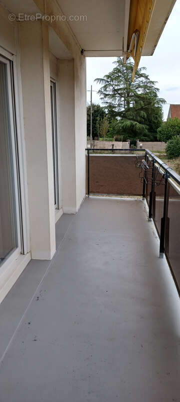 Appartement à YZEURE