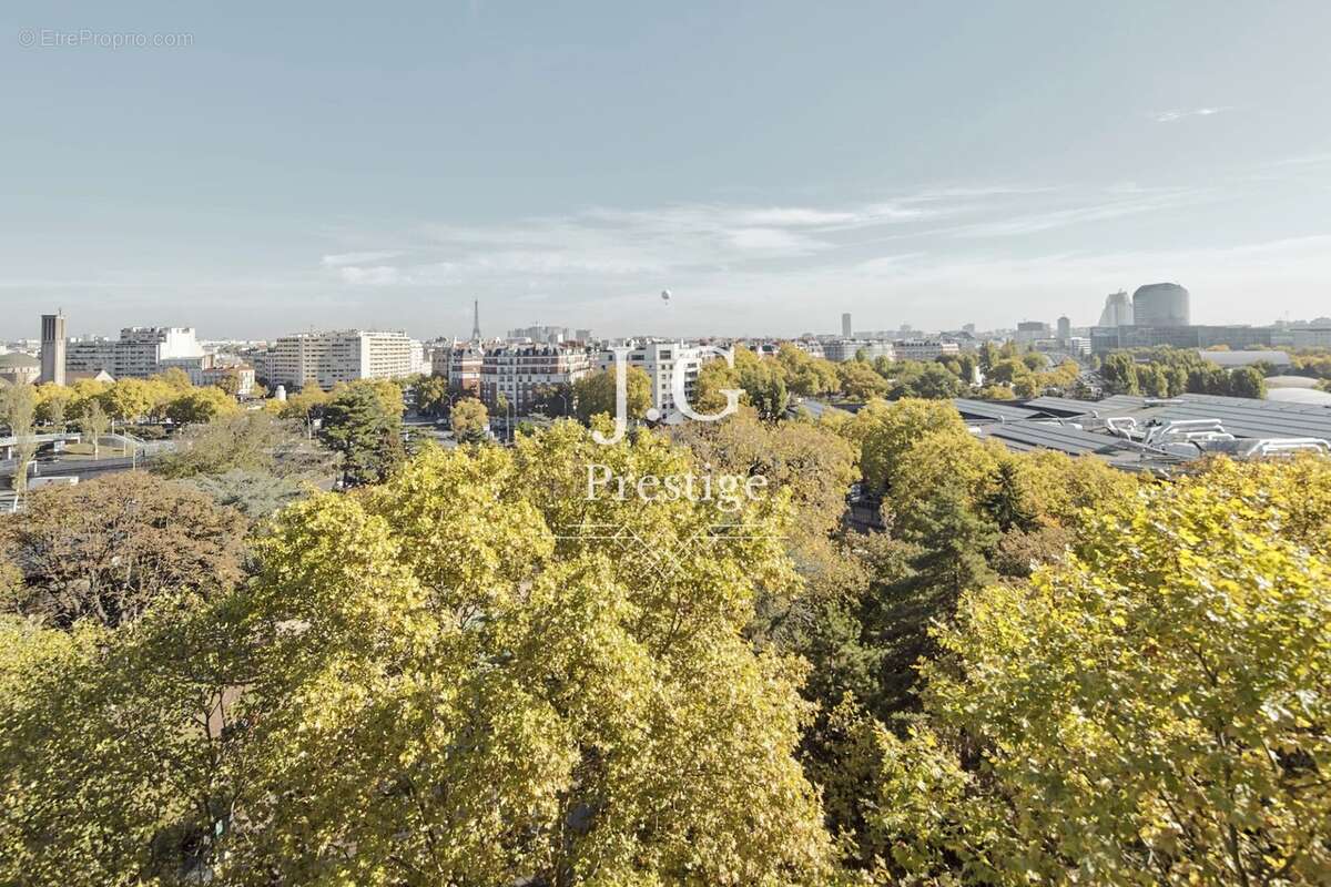 Appartement à PARIS-16E