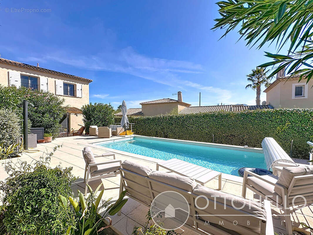 Maison à ROQUEBRUNE-SUR-ARGENS