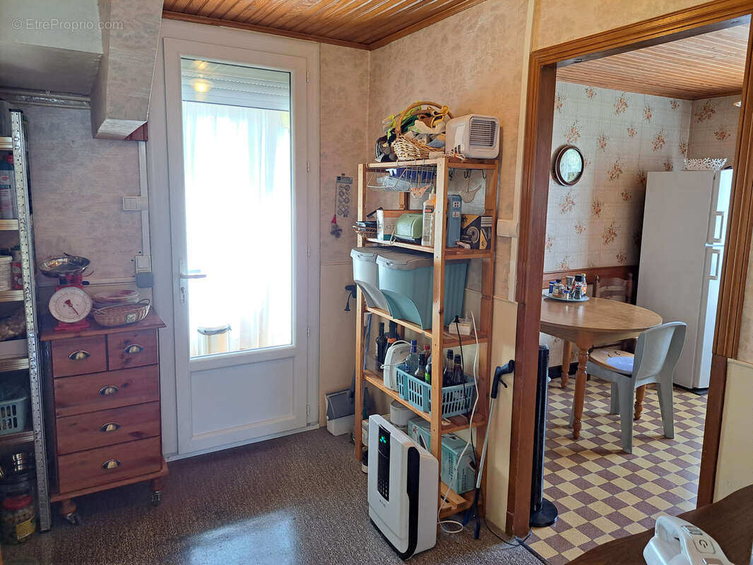 Maison très lumineuse sur un terrain clos de 304m2 avec un garage. - photo 20