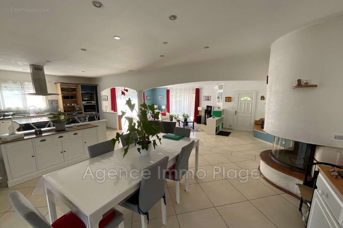 Maison 126 m² à Queyrac  - photo 7