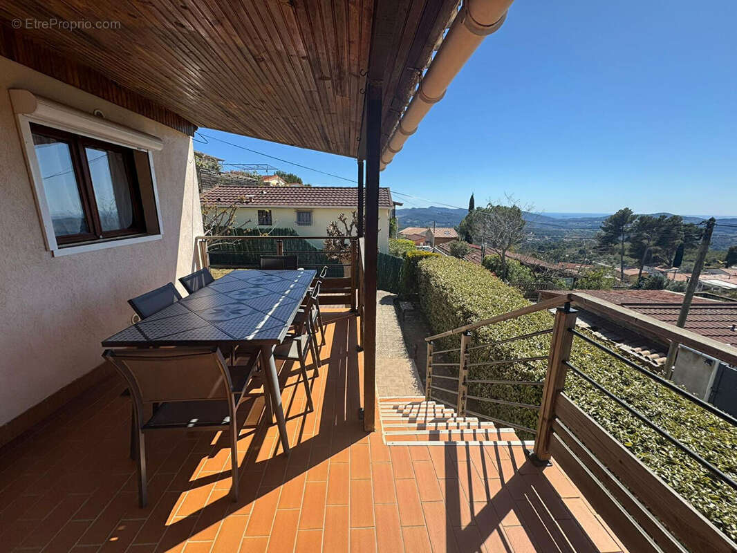 Maison à LE CASTELLET