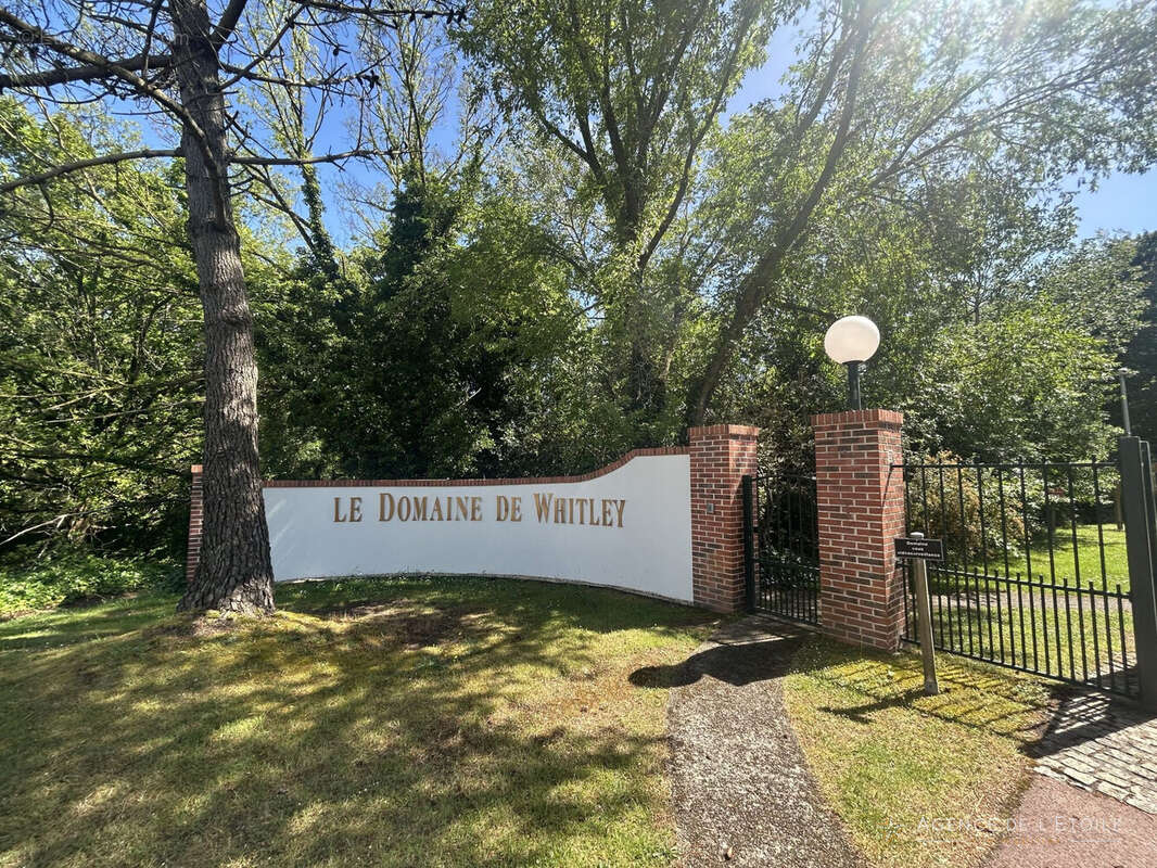 TRIPLEX DOMAINE DE WHITLEY