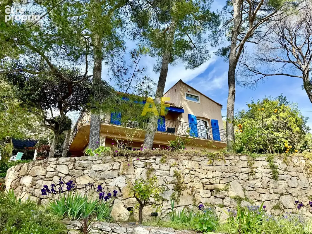 Photo Maison à Saint-Raphael au prix de 585 000€