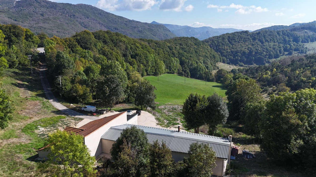 Maison de caractere  sur 2 hectares 450m²  avec gites 26120 chabeuil - photo 14
