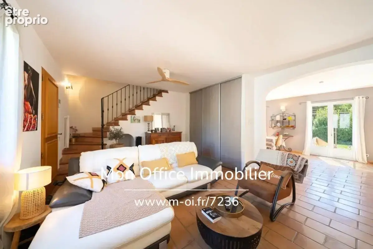 Référence : 7333-YAN. - Villa 6 pièces- jardin-piscine-garage - photo 2