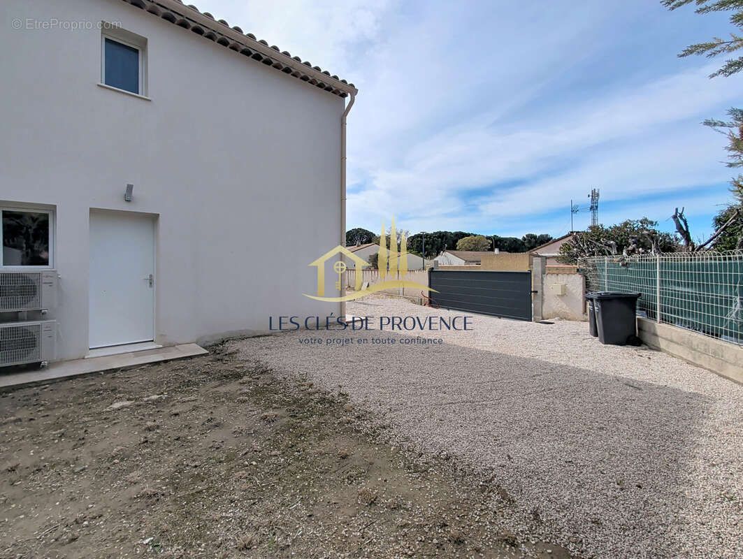 Maison à ROGNAC