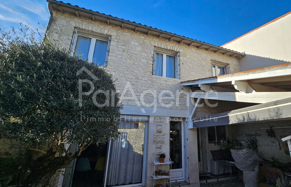 Maison à MESCHERS-SUR-GIRONDE