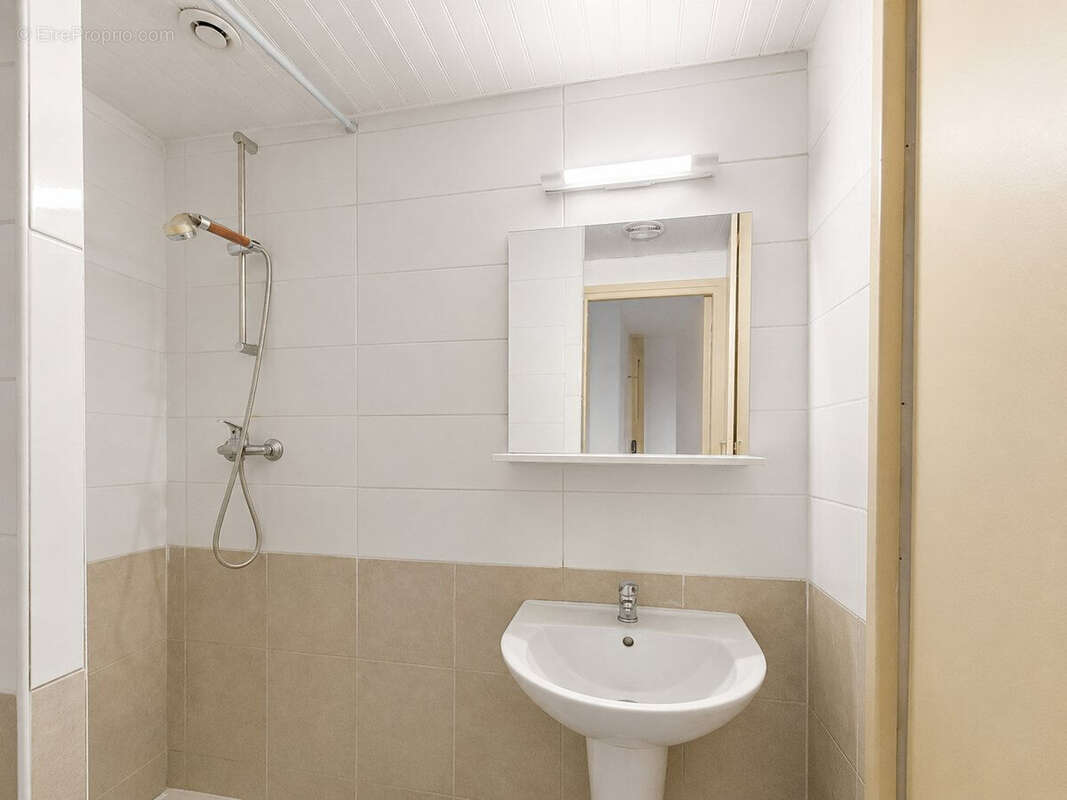 Appartement à MARSEILLE-4E