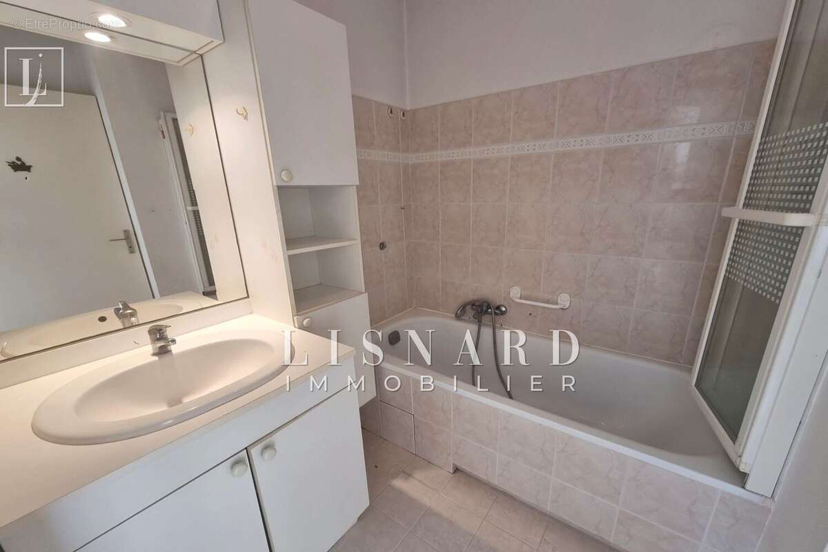 Appartement à VALLAURIS