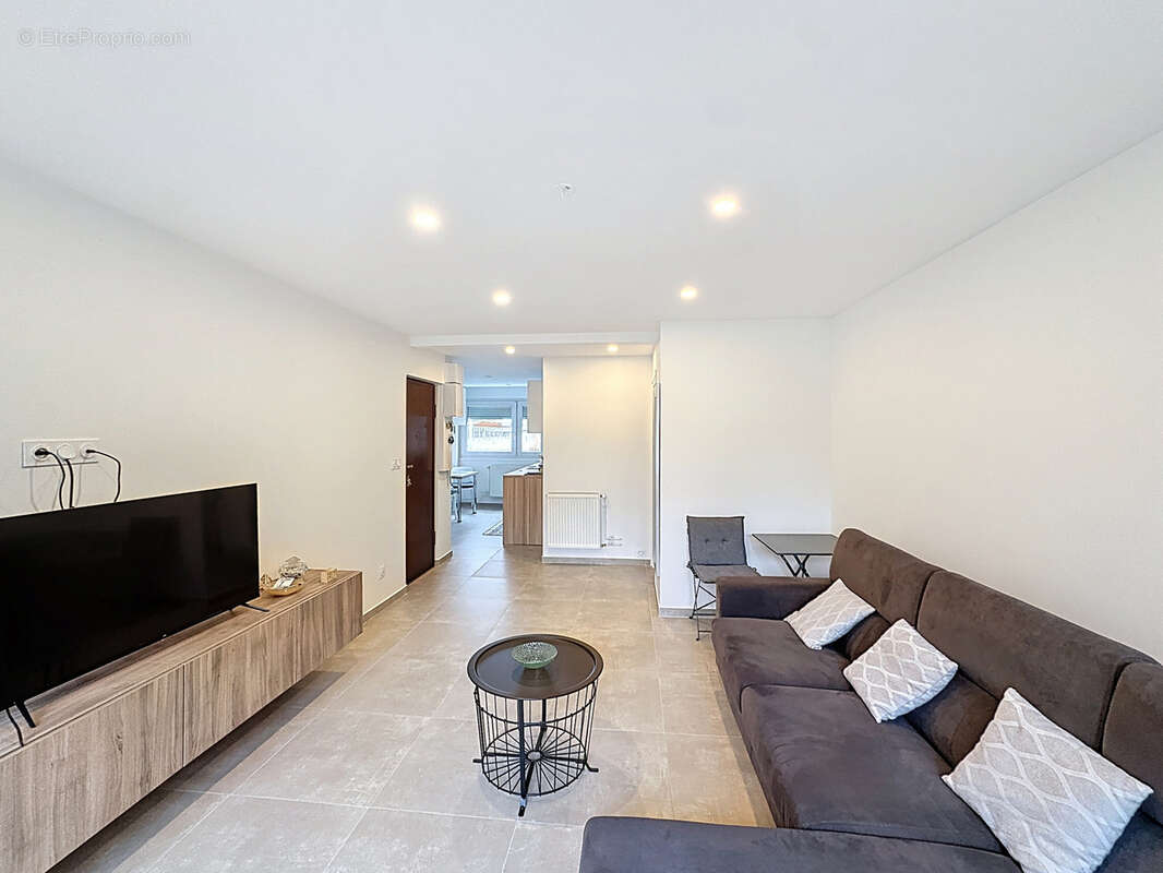 Appartement à DECINES-CHARPIEU