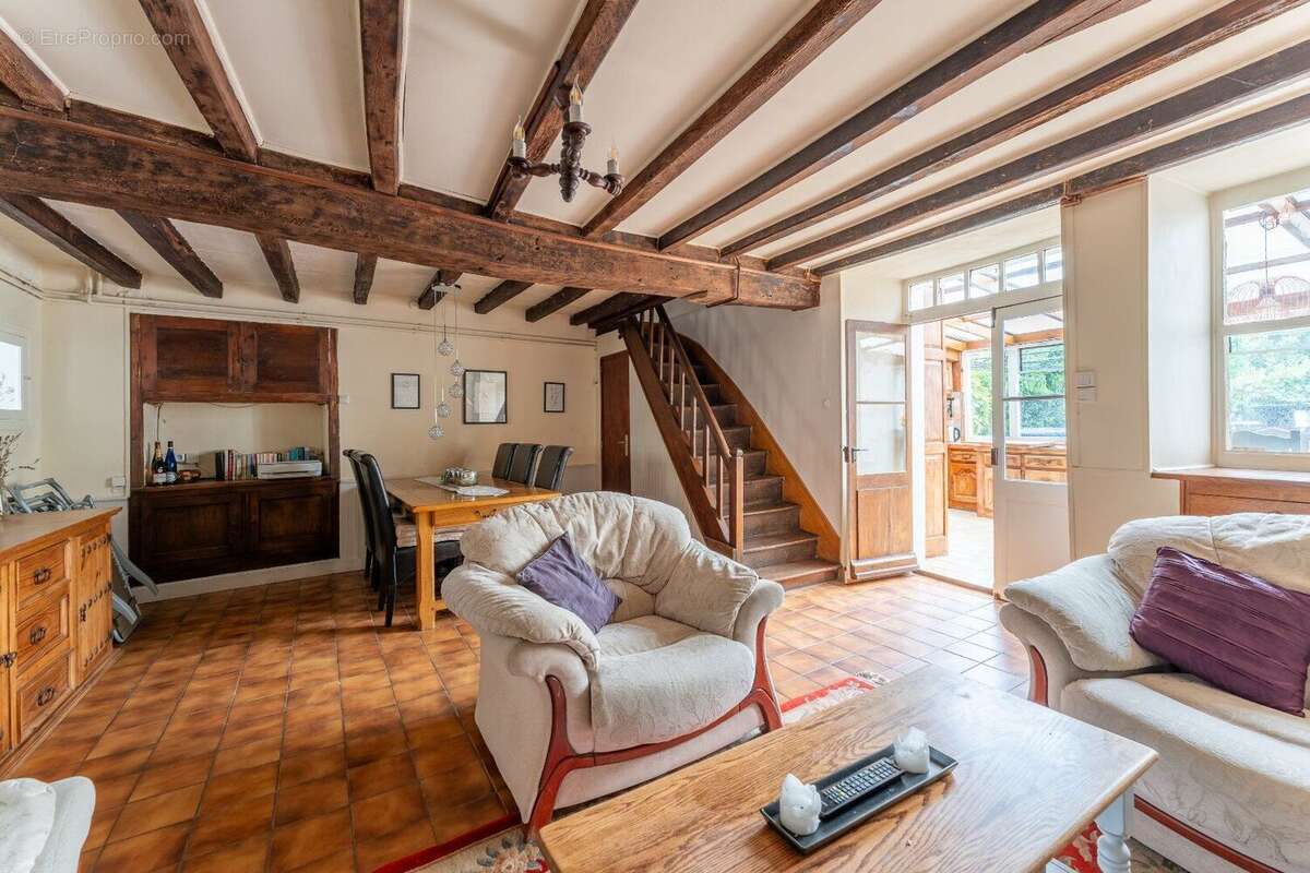 Maison à NANTEUIL-EN-VALLEE