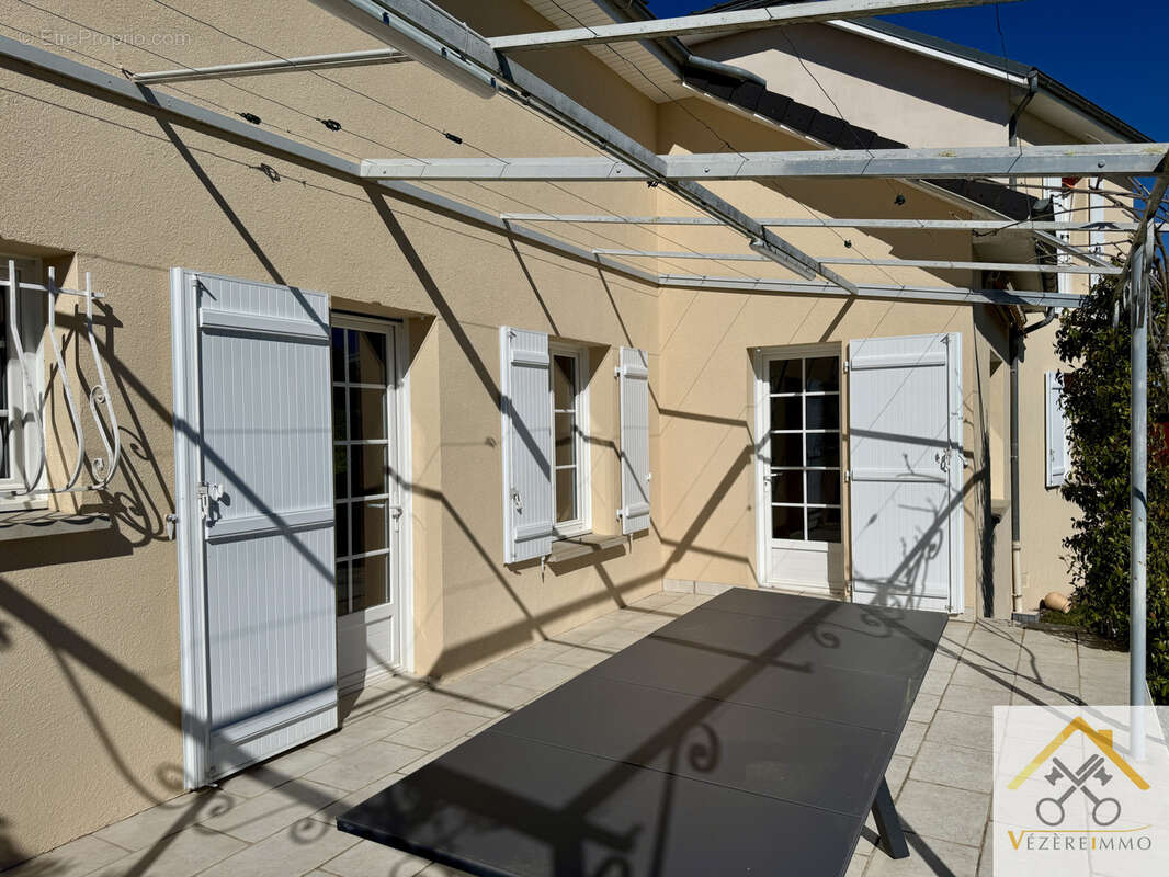 Maison à OBJAT