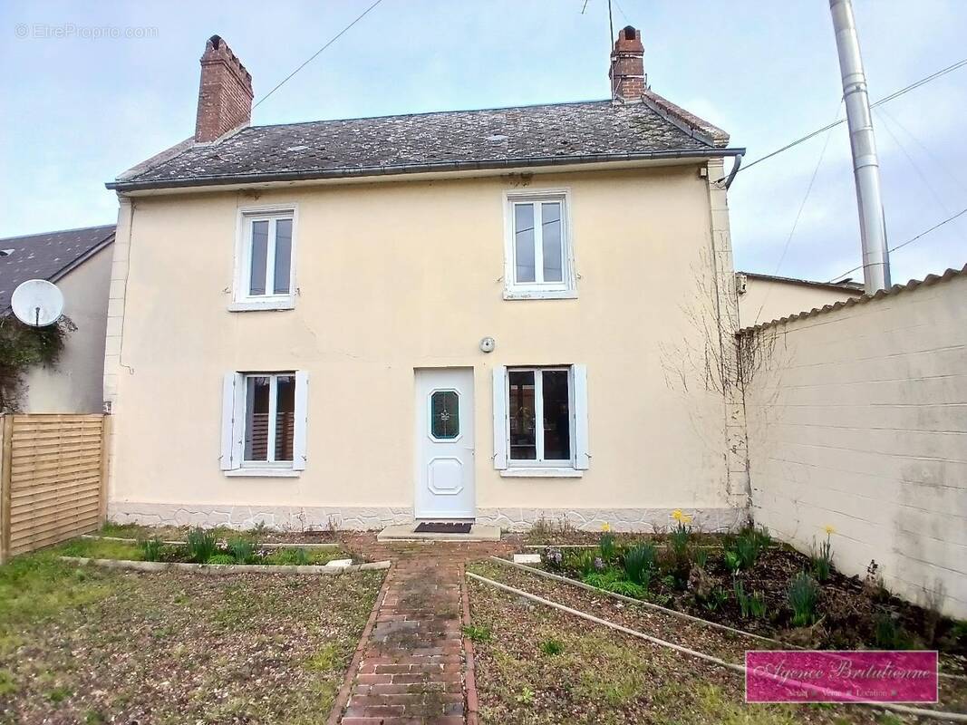 Maison à CREVECOEUR-LE-GRAND