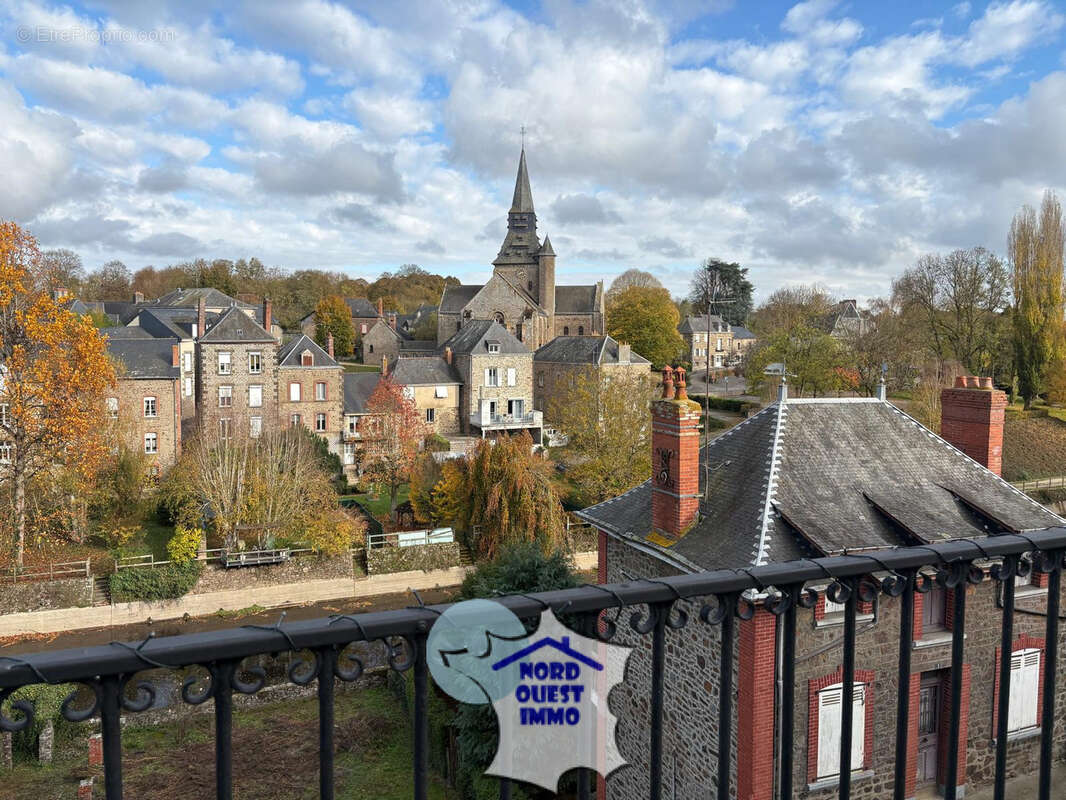 Maison à AMBRIERES-LES-VALLEES