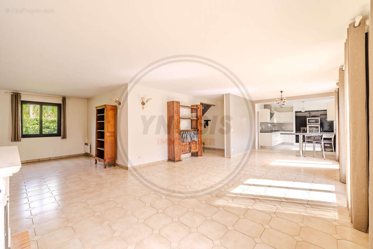 Maison  7 pièce(s) 164 m2 - photo 2