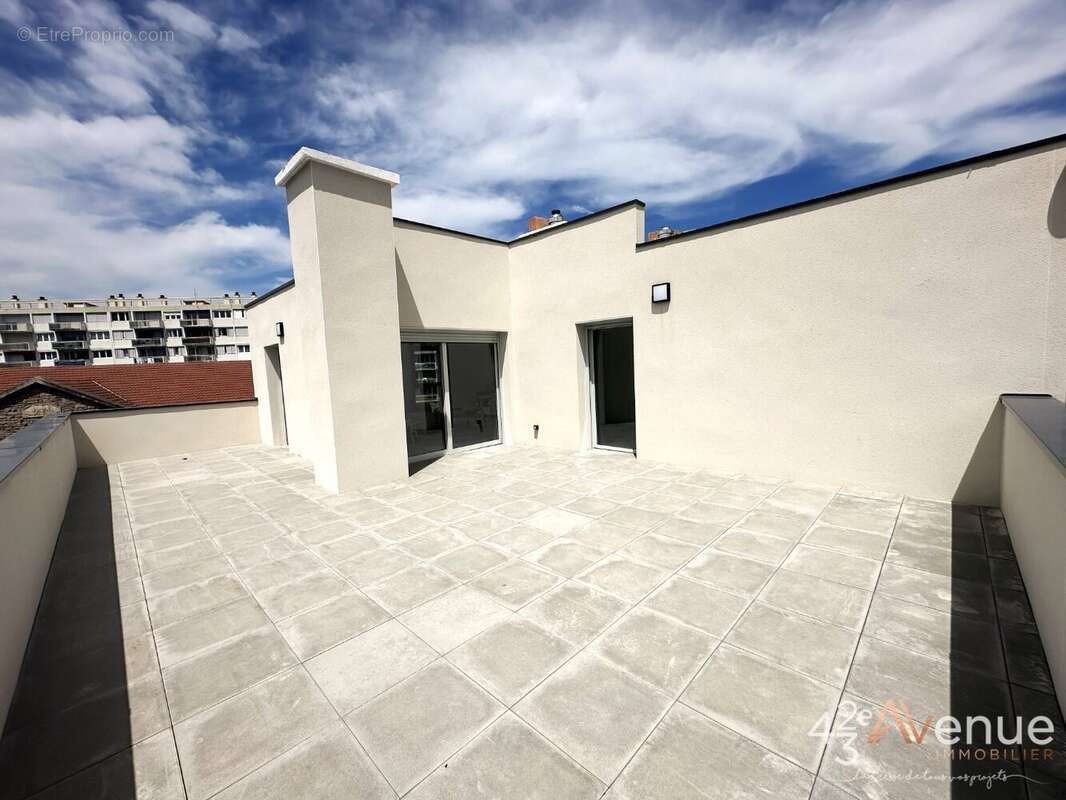 Appartement à SAINT-ETIENNE