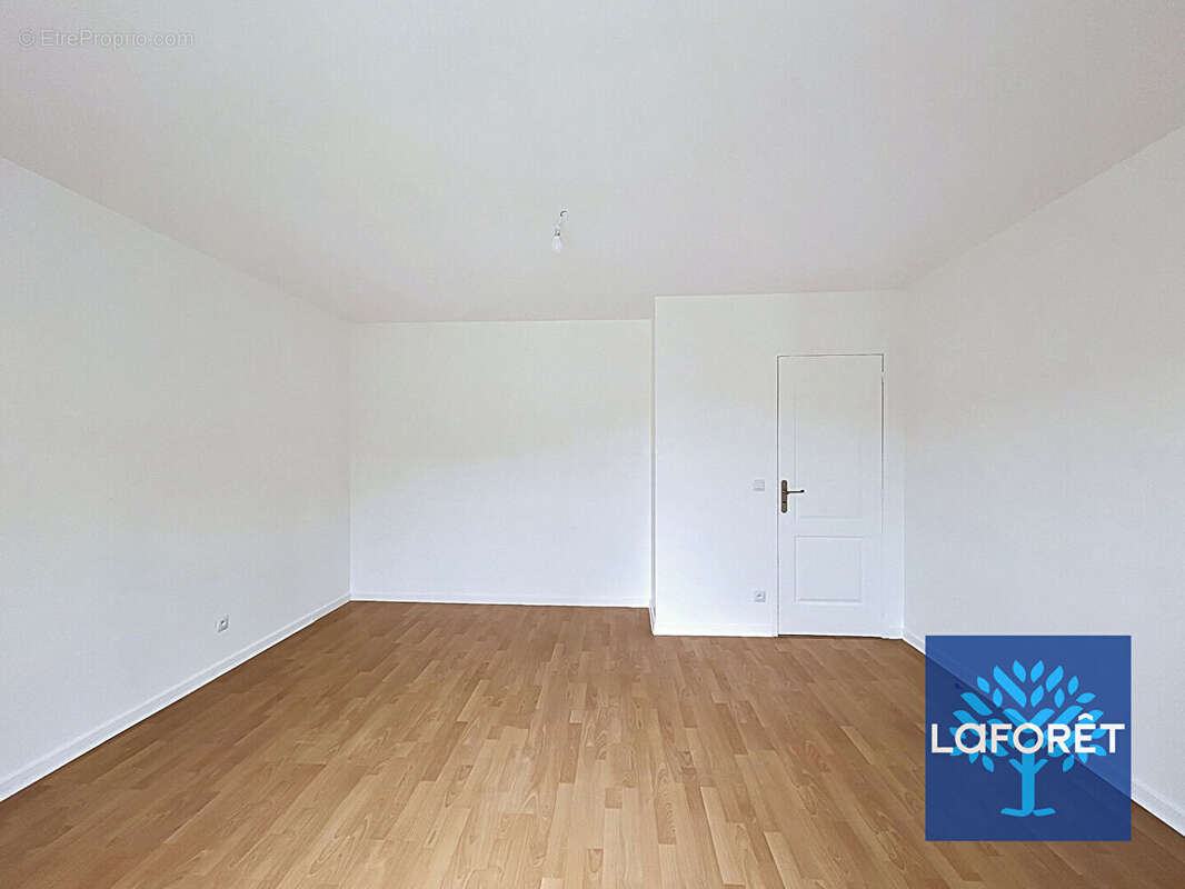 Appartement à BOURAY-SUR-JUINE