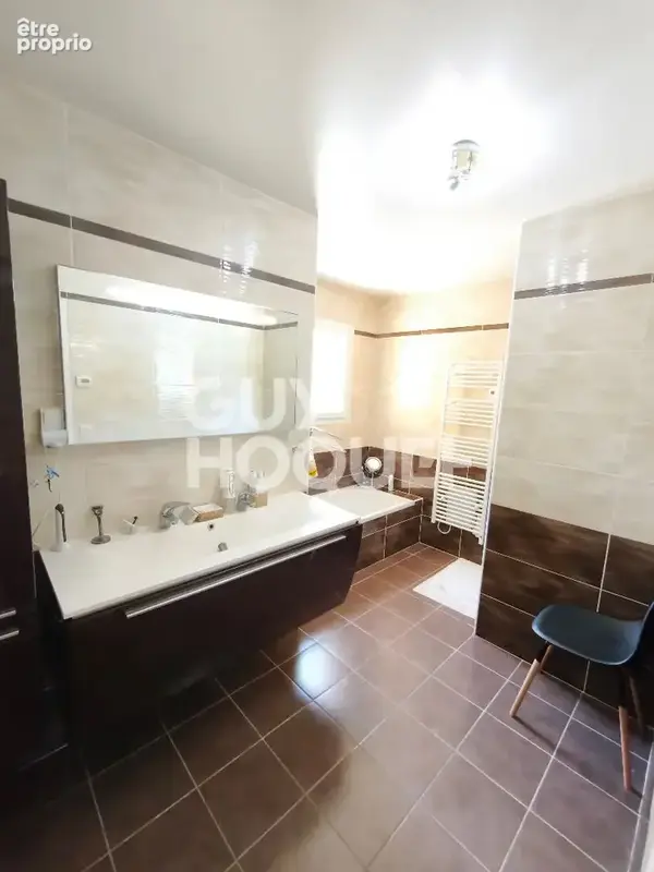 Maison de 130 m2, 4 chambres et piscine - photo 5