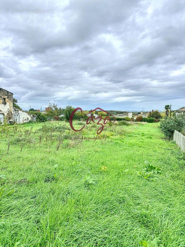 Terrain à SAINT-GERMAIN-DU-PUCH