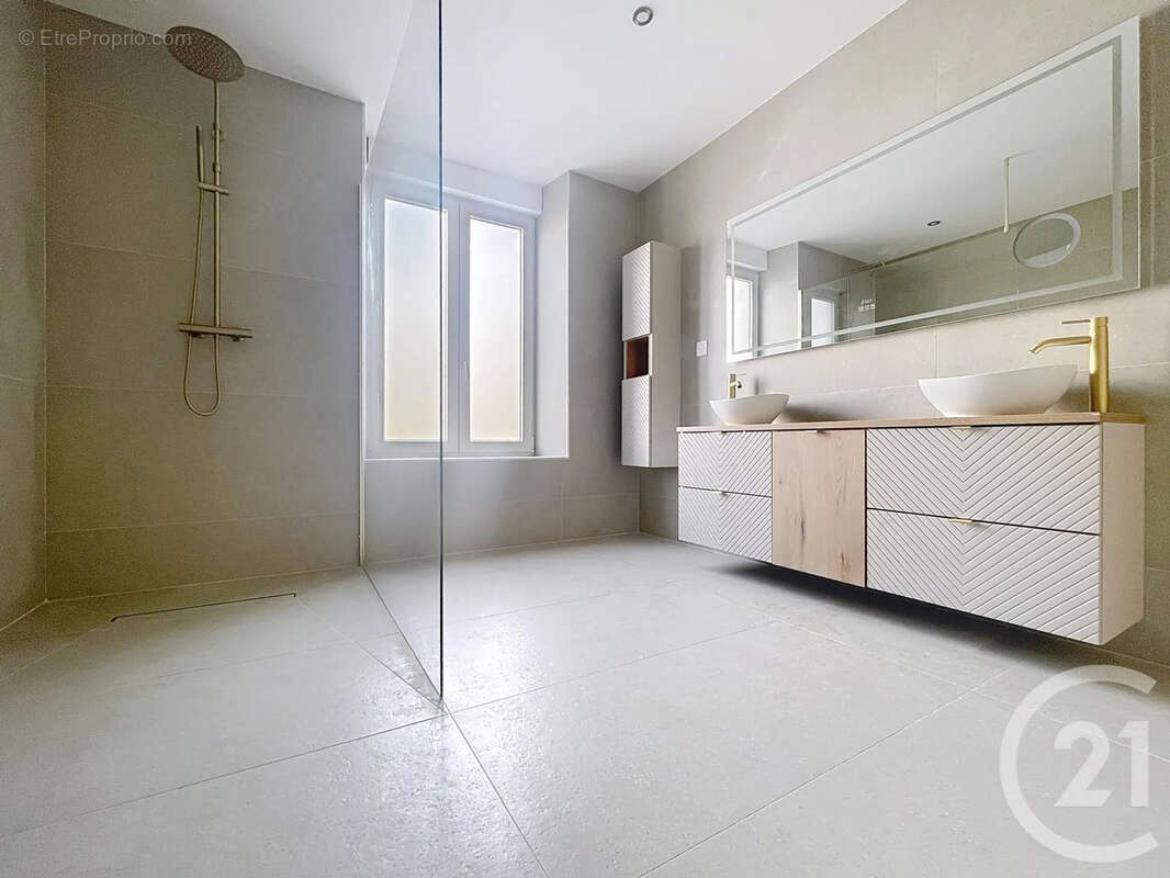 Maison 213 m² à Thaon-Les-Vosges  - photo 9
