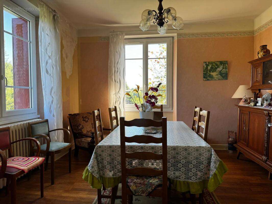 Maison à CORREZE