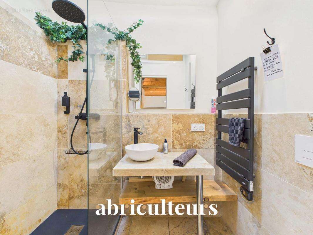 GRANS (13450) - Maison de village T4 rénovée - photo 9