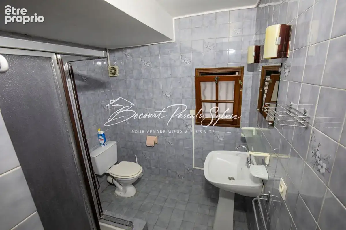 BAISSE DE PRIX - Immeuble de rapport  de 313 m2 avec commerce à Apt (84) - photo 17