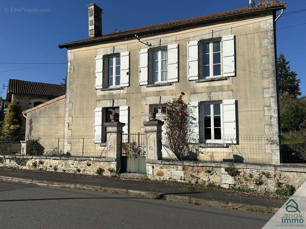 Maison à MASSIGNAC