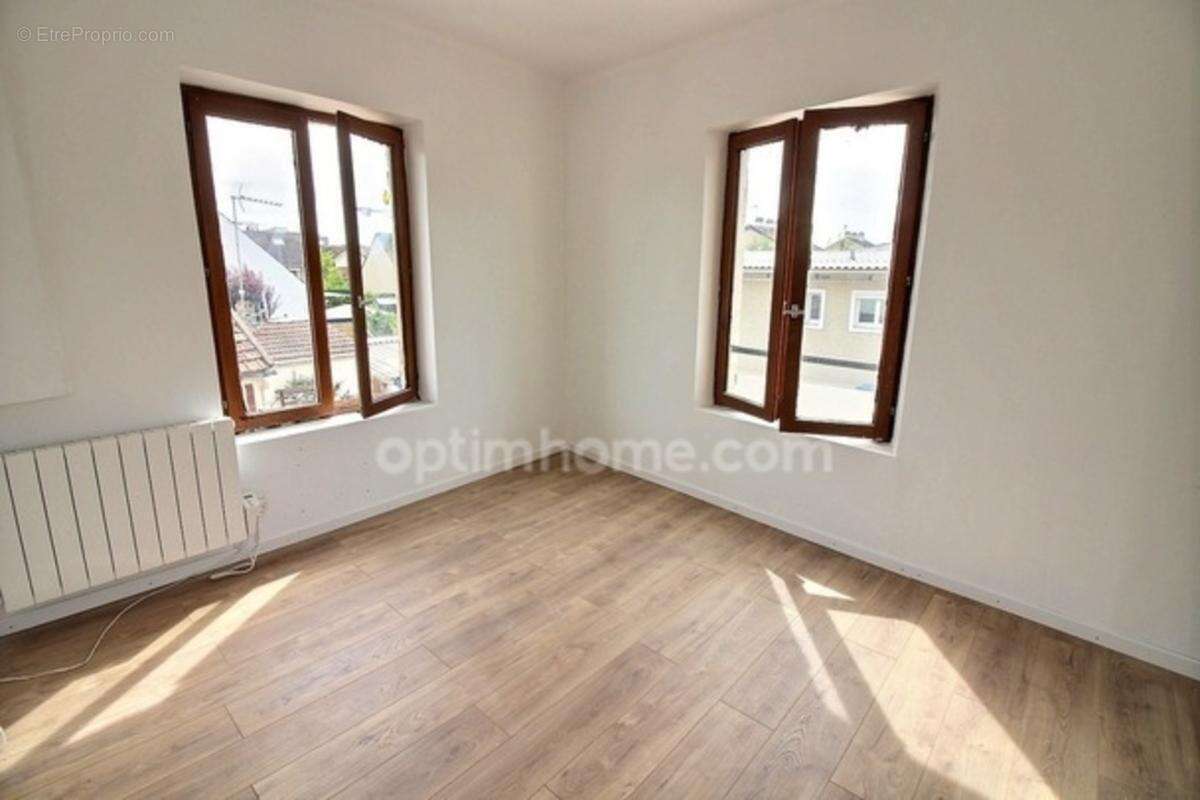 SPECIAL INVESTISSEURS !  appartement 1 pièce de 20 m2 avec cave et parking à vendre à Carrières sous Poissy au prix de 89000 eur - photo 2