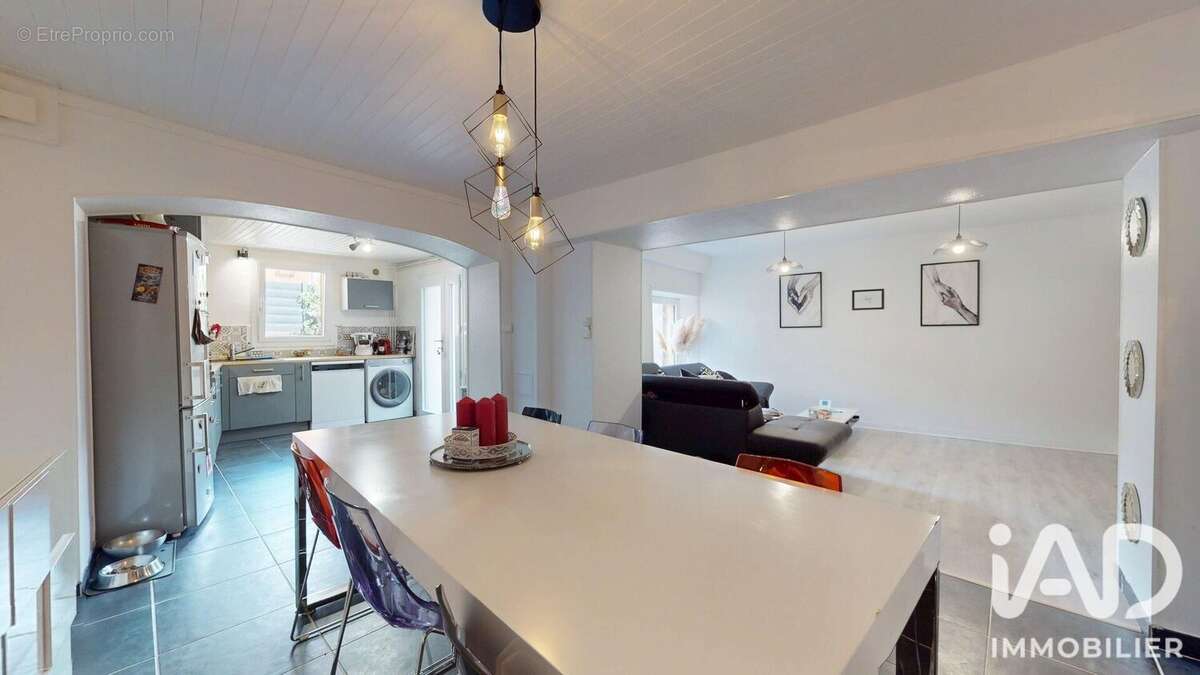 Maison 121 m² à Pont-Du-Chateau  - photo 2