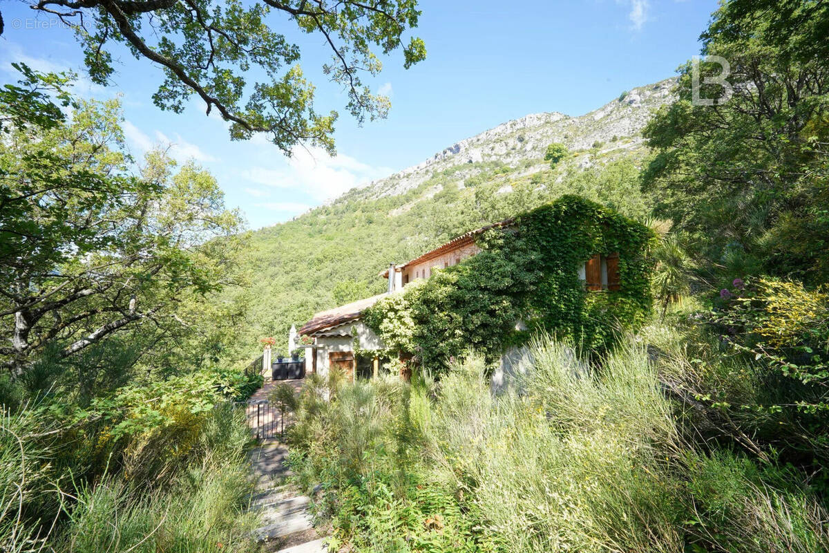 Maison à GREOLIERES