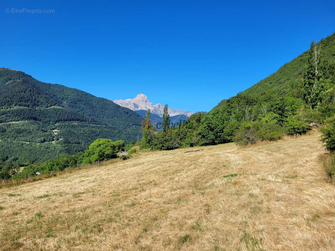 Terrain à ASPRES-LES-CORPS