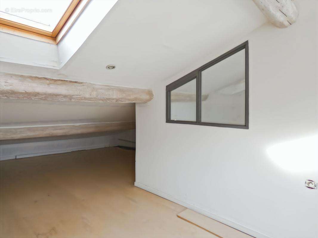 Immeuble Alès 160 m2, local commercial et trois appartements - photo 22