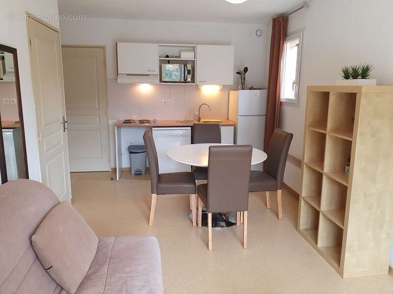 Appartement à AVENE