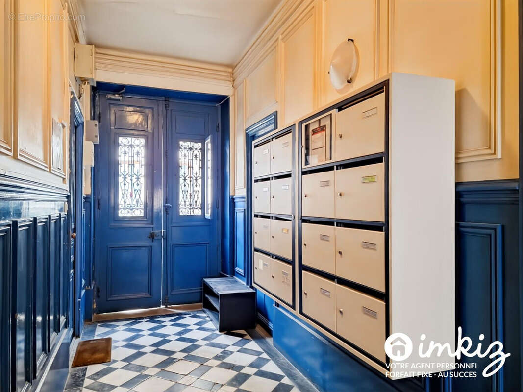 Paris 20ᵉ  Studio avec mezzanine et cour privative - photo 9